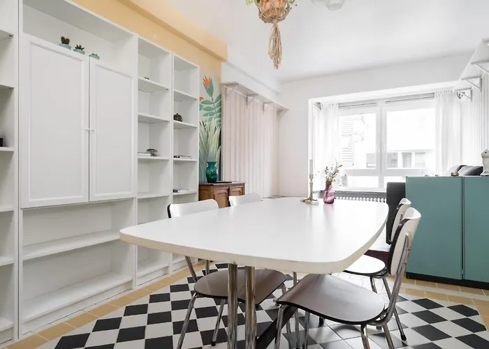 Gezellig App In De Belle Epoque Wijk Appartement